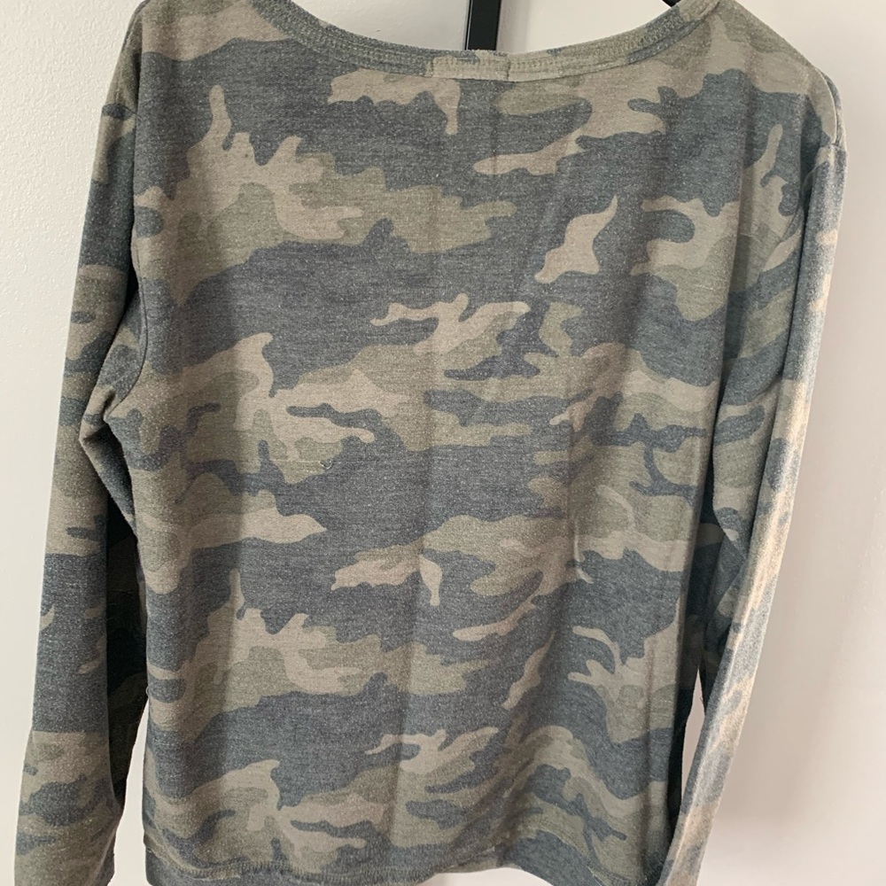 Maurice’s Camo Crew Neck - Picture 7 of 14